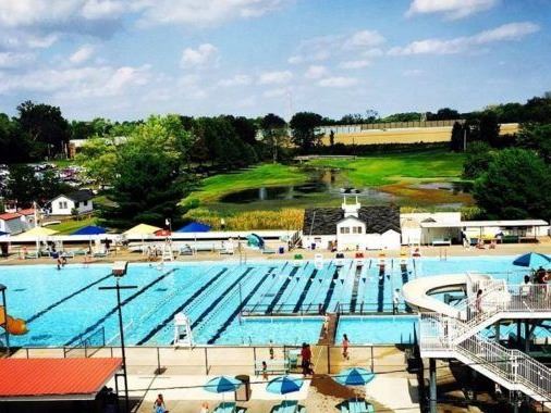 mermaid-swim-club-from-facebook-610x380